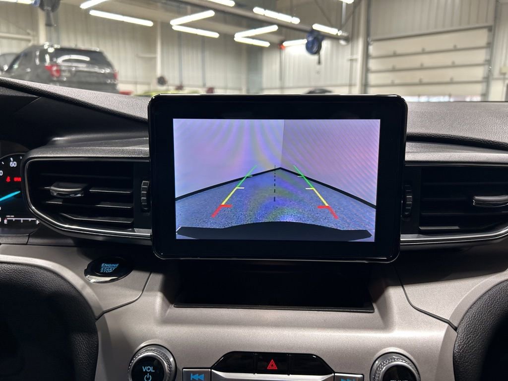 Used 2023 Ford Explorer XLT w/ Equipment Group 202A image 18