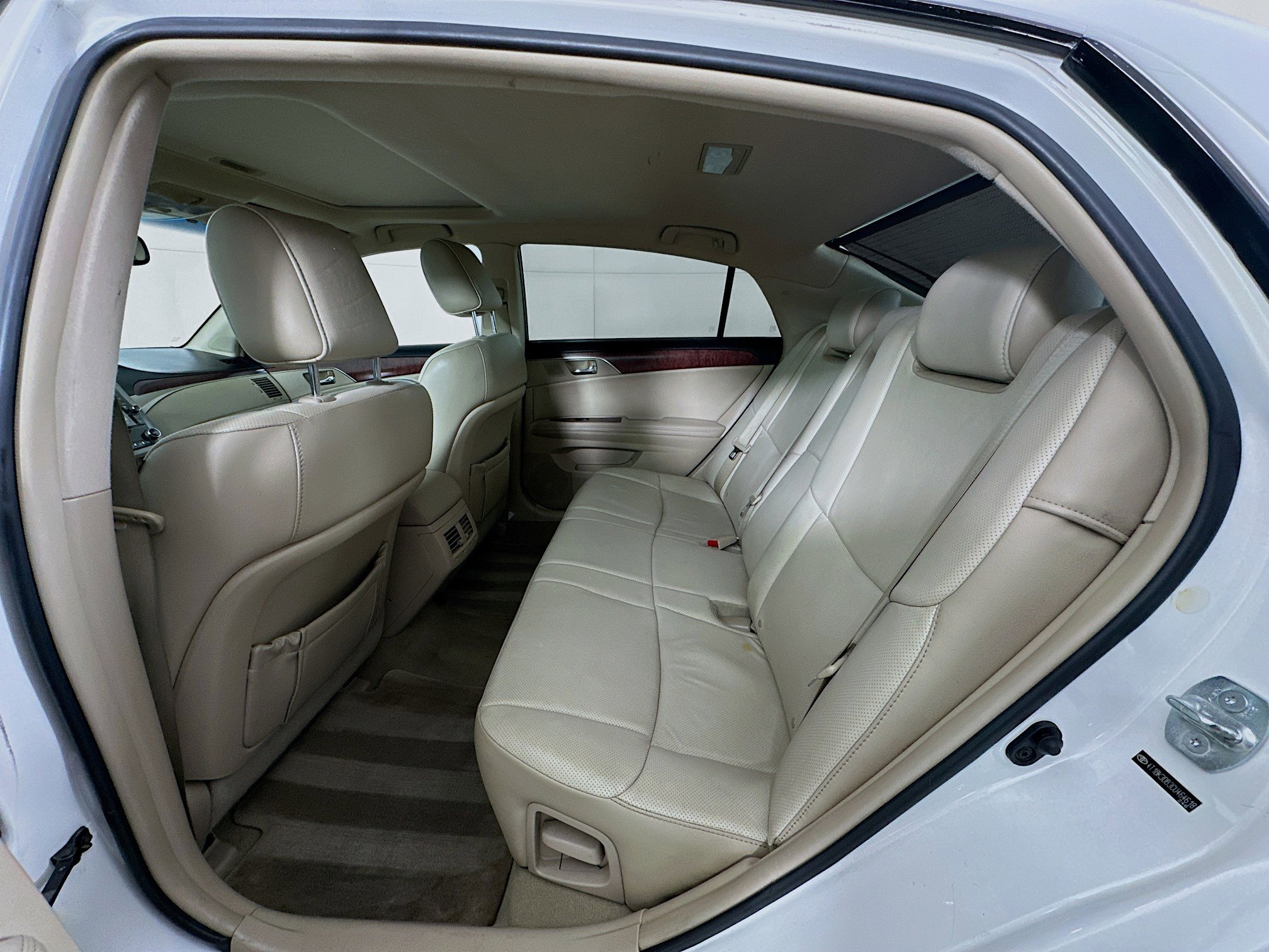 Used 2012 Toyota Avalon Limited image 28