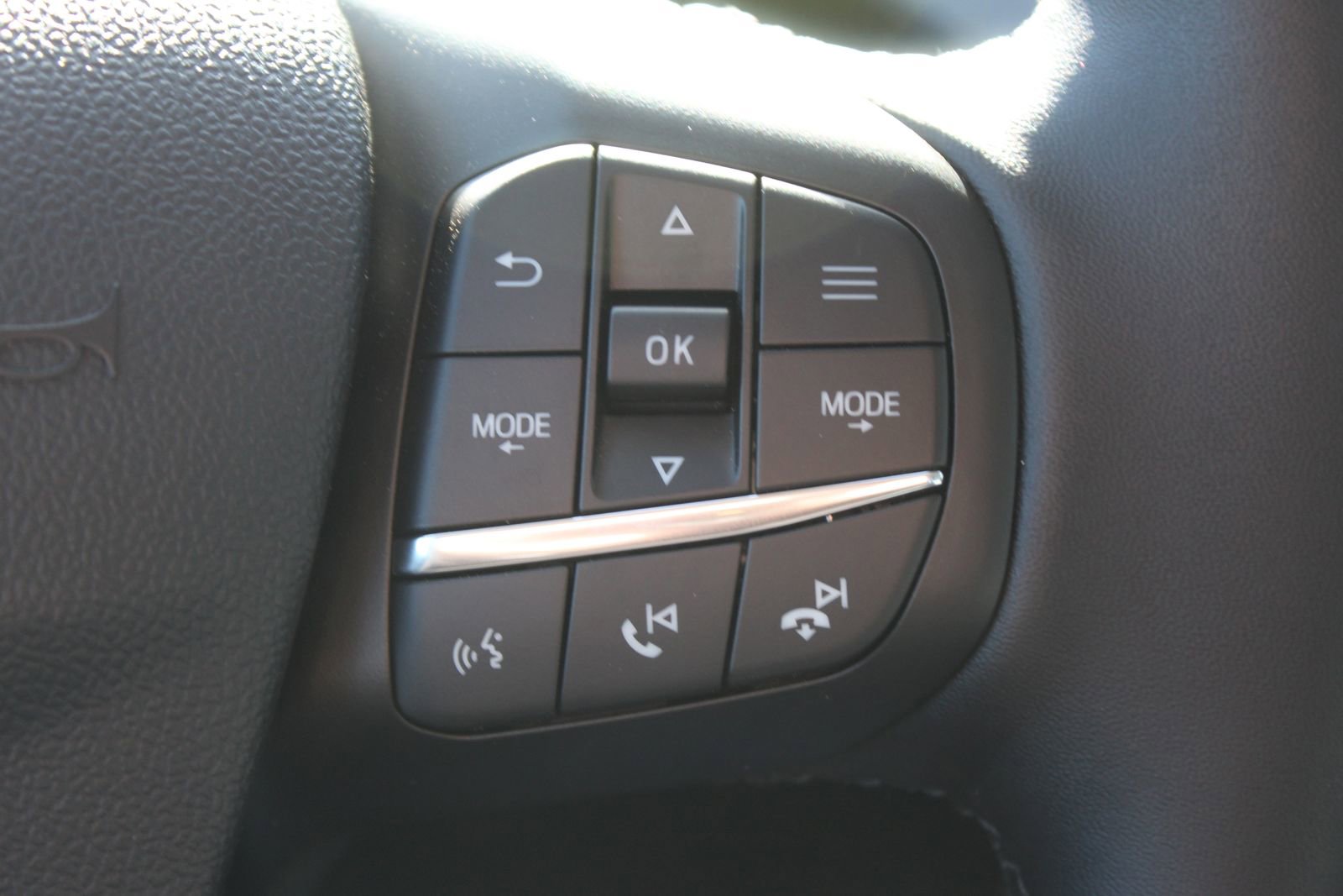 New 2025 Ford Maverick XLT w/ XLT Luxury Package image 27