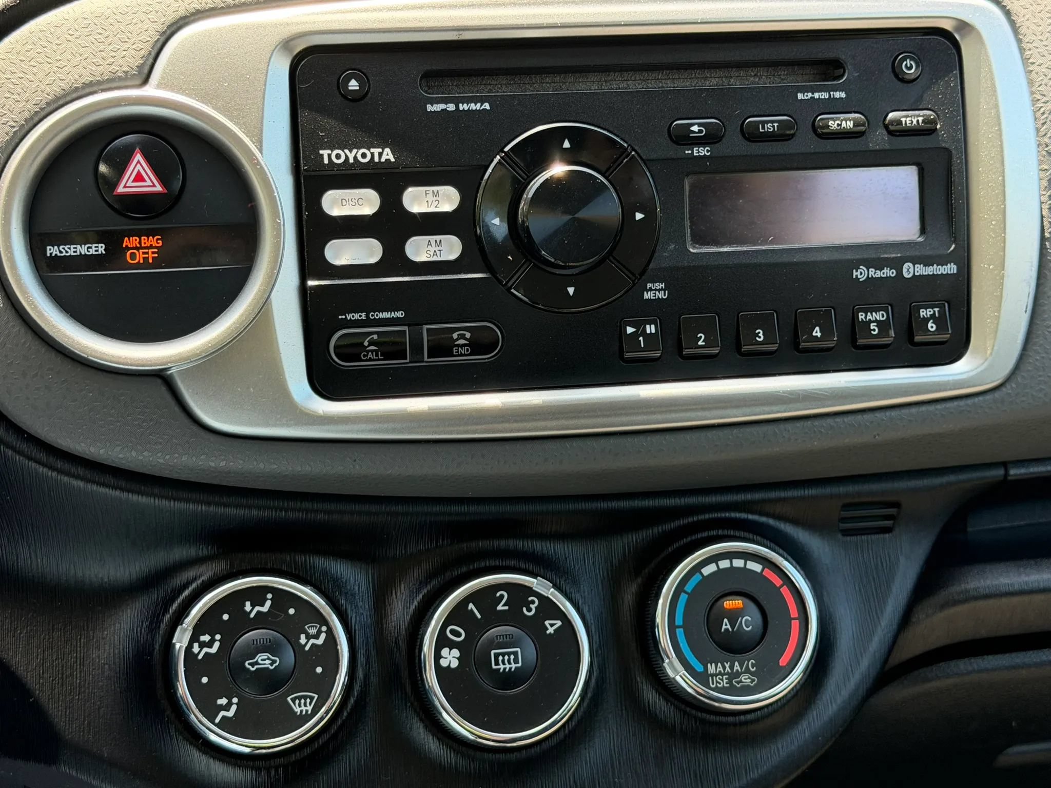 Used 2014 Toyota Yaris LE FWD image 25