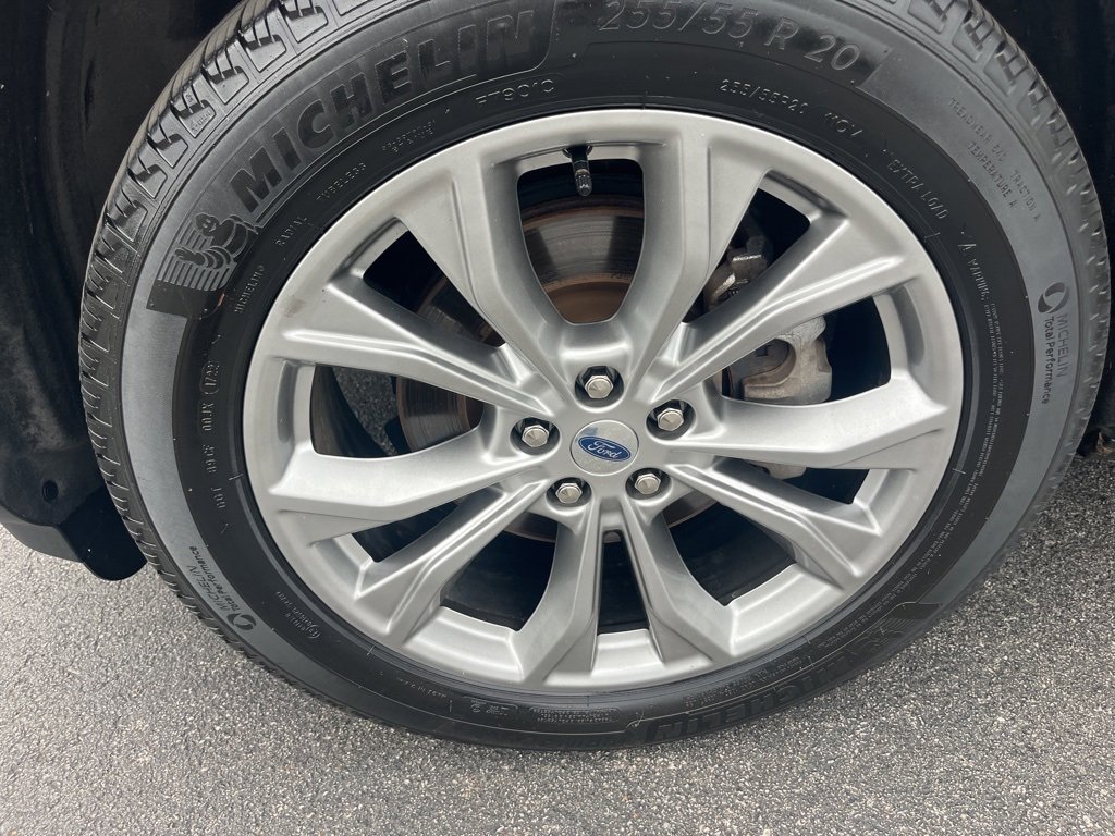 Used 2022 Ford Explorer Limited w/ Equipment Group 301A image 8