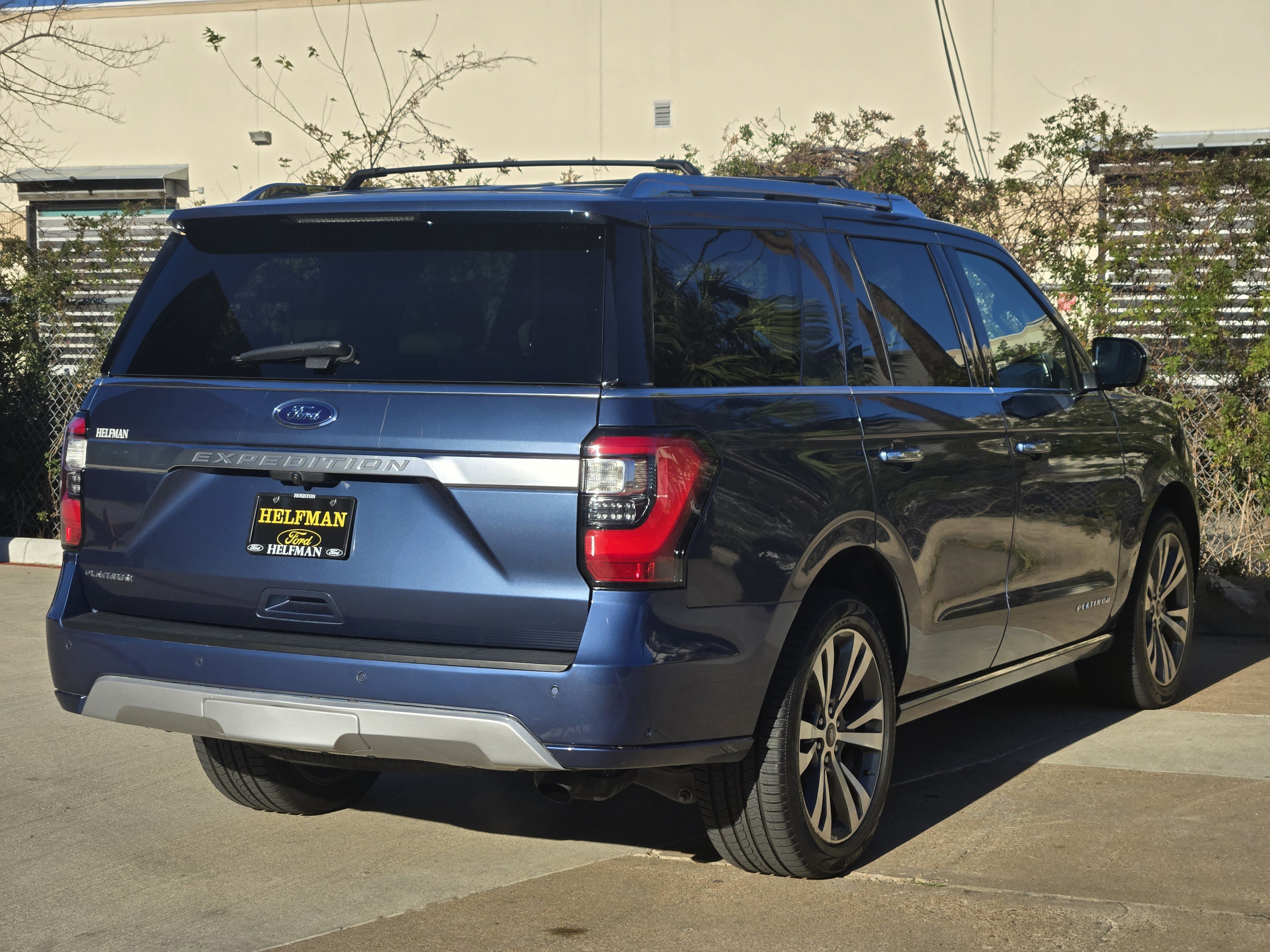 Used 2020 Ford Expedition Platinum image 3