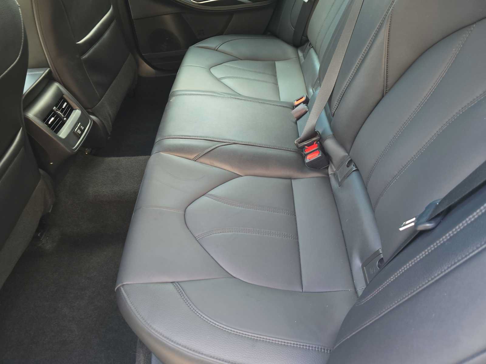 Used 2022 Toyota Avalon XLE w/ Moonroof Package FWD image 14