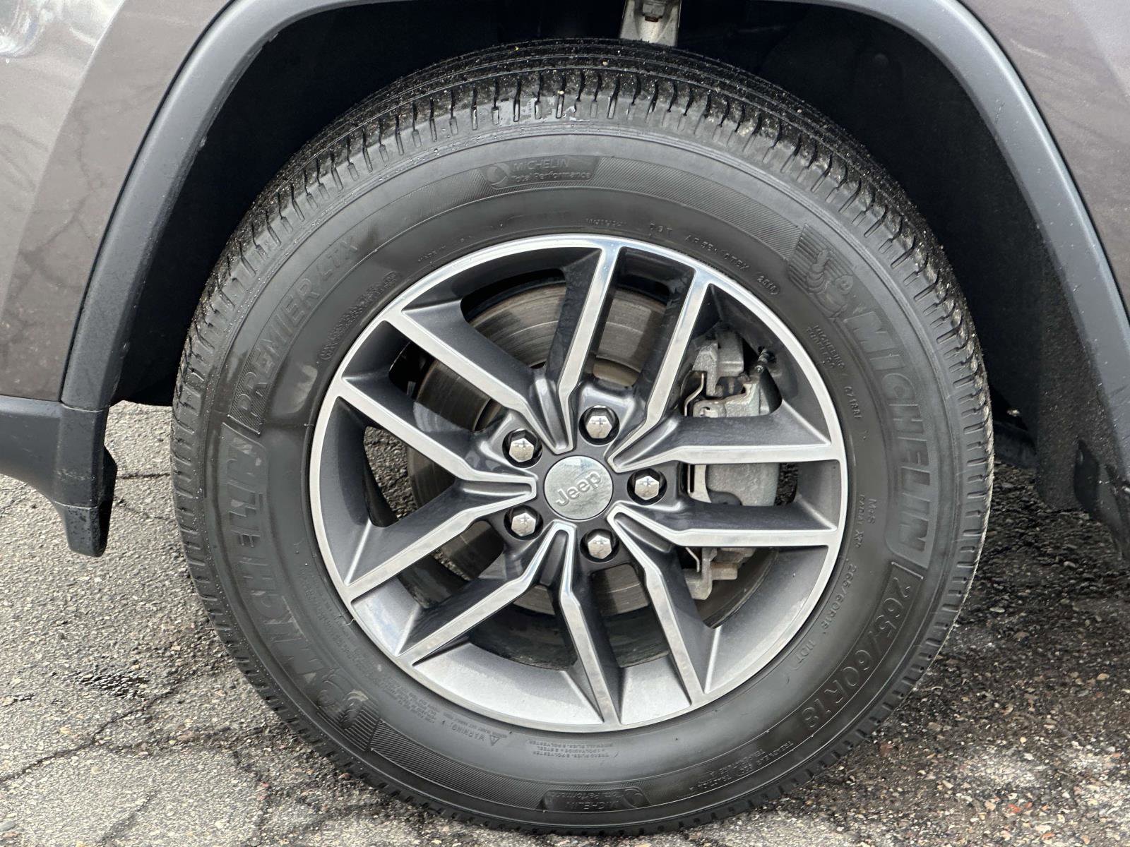 Used 2018 Jeep Grand Cherokee Limited image 9