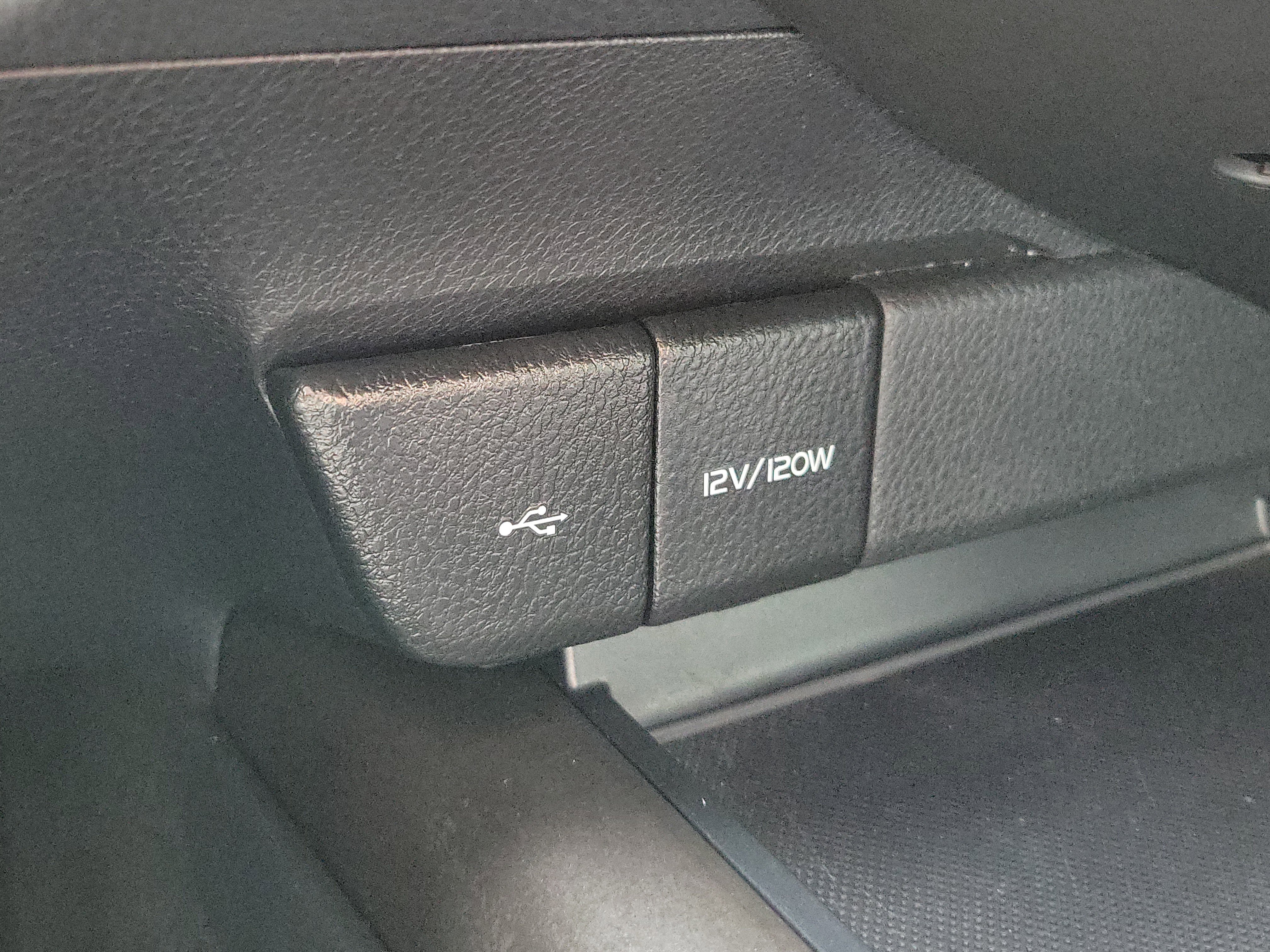 Used 2021 Toyota Camry SE image 34