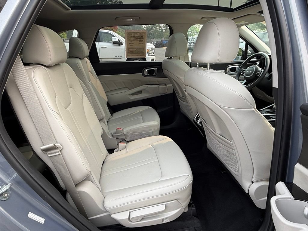 Used 2023 Kia Sorento SX FWD image 21