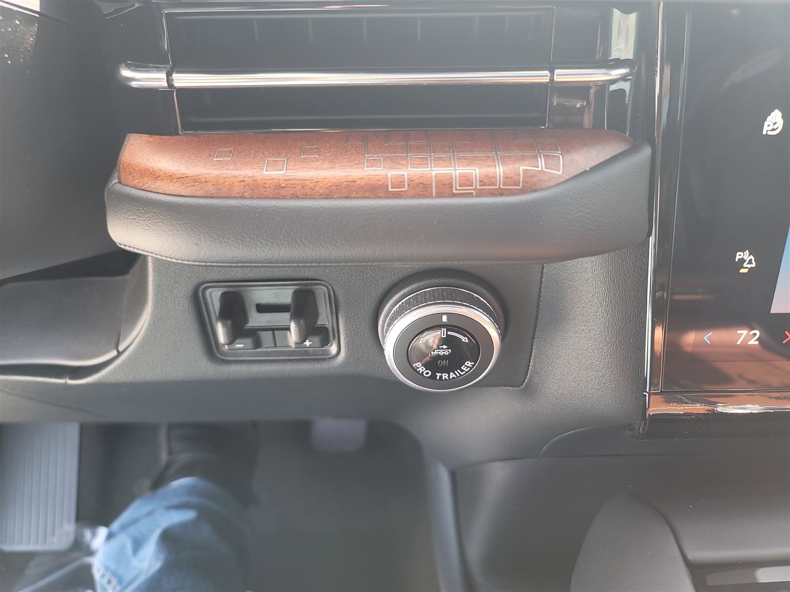 New 2025 Lincoln Navigator L Black Label image 29