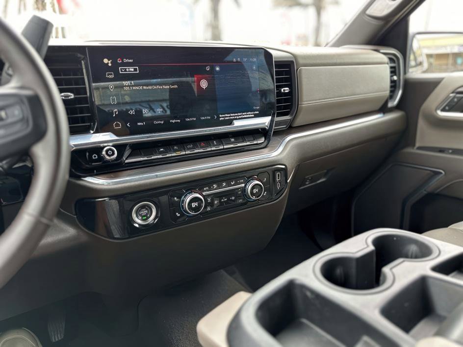 Used 2024 GMC Sierra 1500 SLT image 32