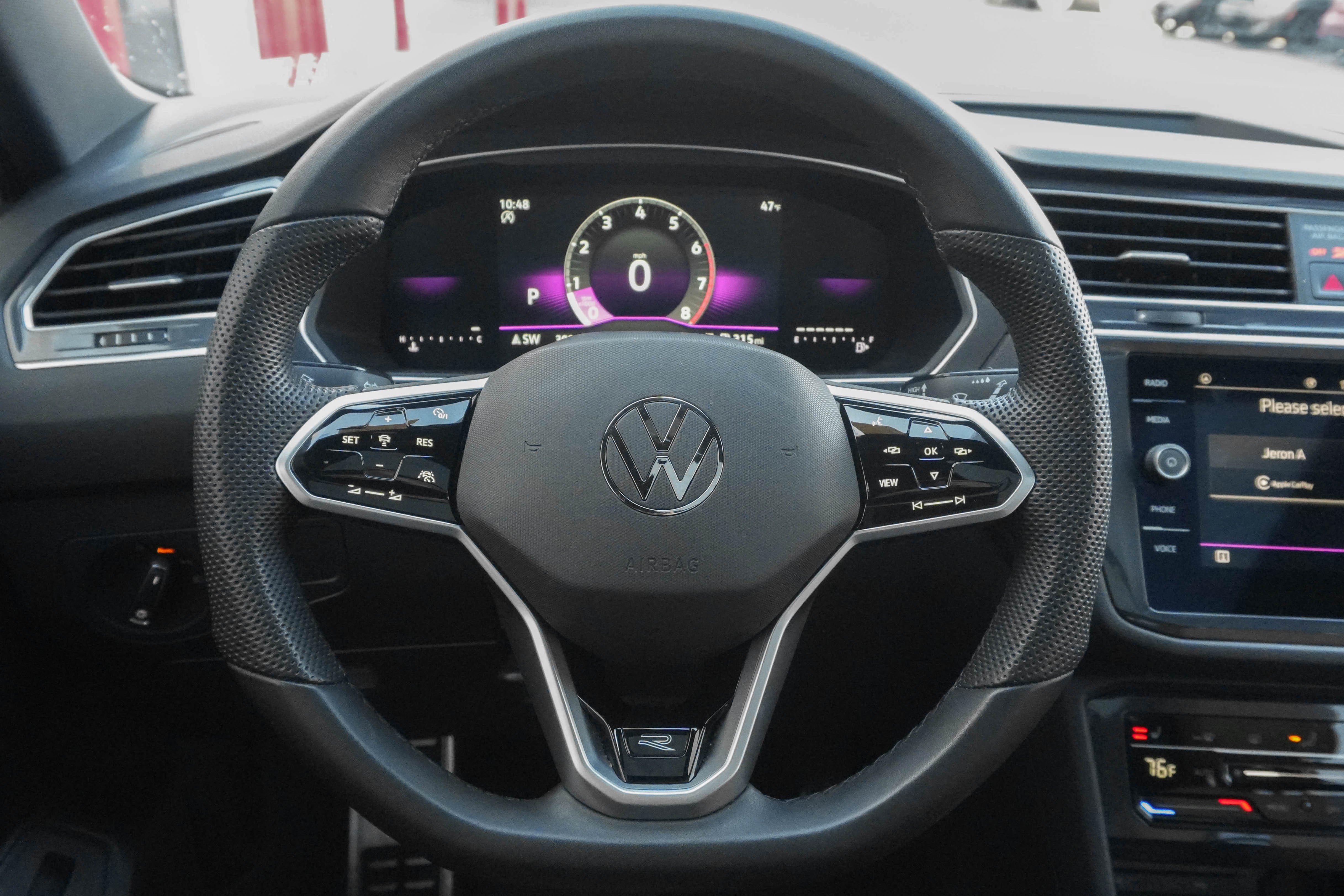 Used 2024 Volkswagen Tiguan SE R-Line image 13