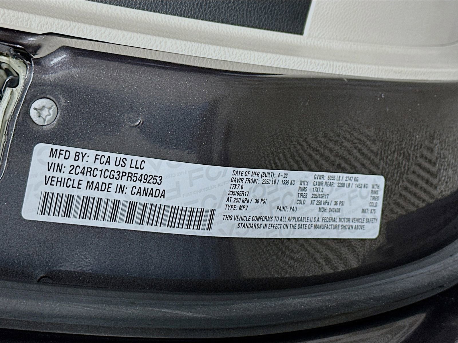 Used 2023 Chrysler Voyager LX image 32