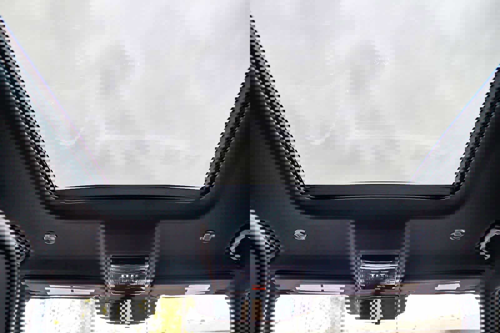 Used 2024 Land Rover Defender 110 X image 16