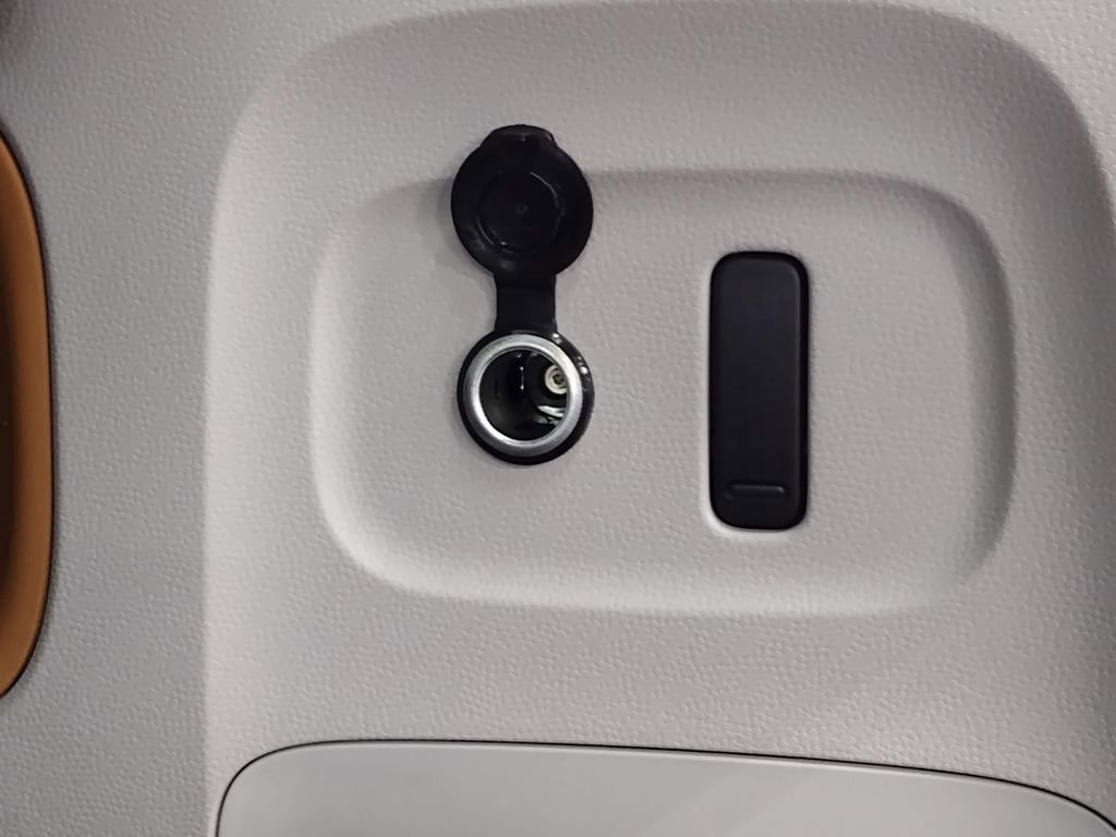 New 2025 Volkswagen ID. Buzz 1st Edition image 21