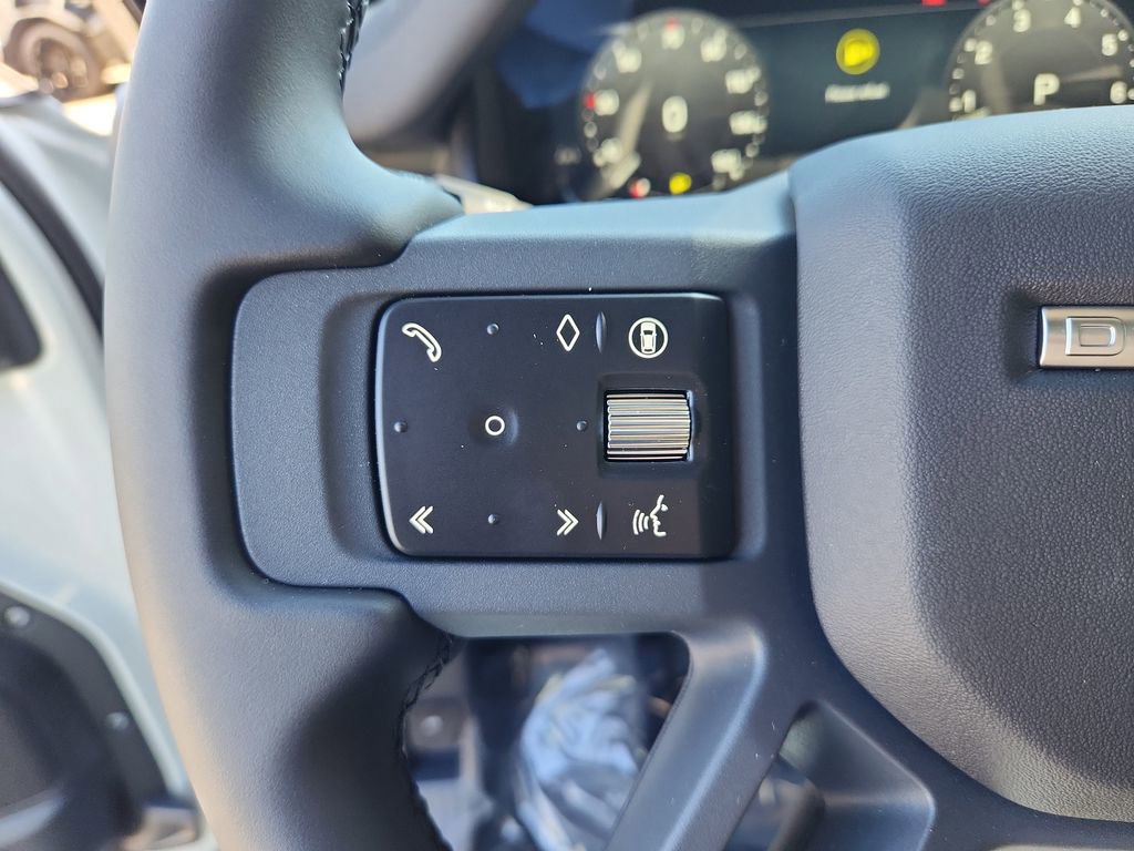 Used 2026 Land Rover Defender 110 S AWD/4WD image 17