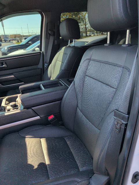 Used 2025 Toyota Tundra SR5 w/ SR5 Premium Package AWD/4WD image 11