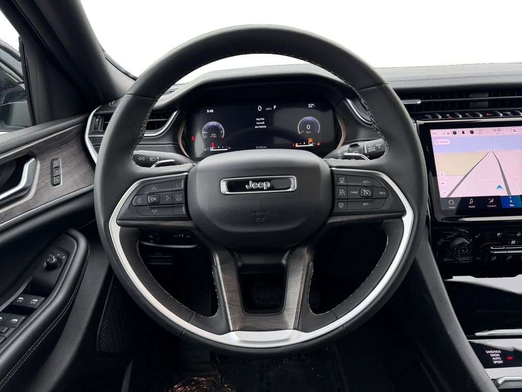 Used 2024 Jeep Grand Cherokee L Limited w/ Luxury Tech Group II image 12