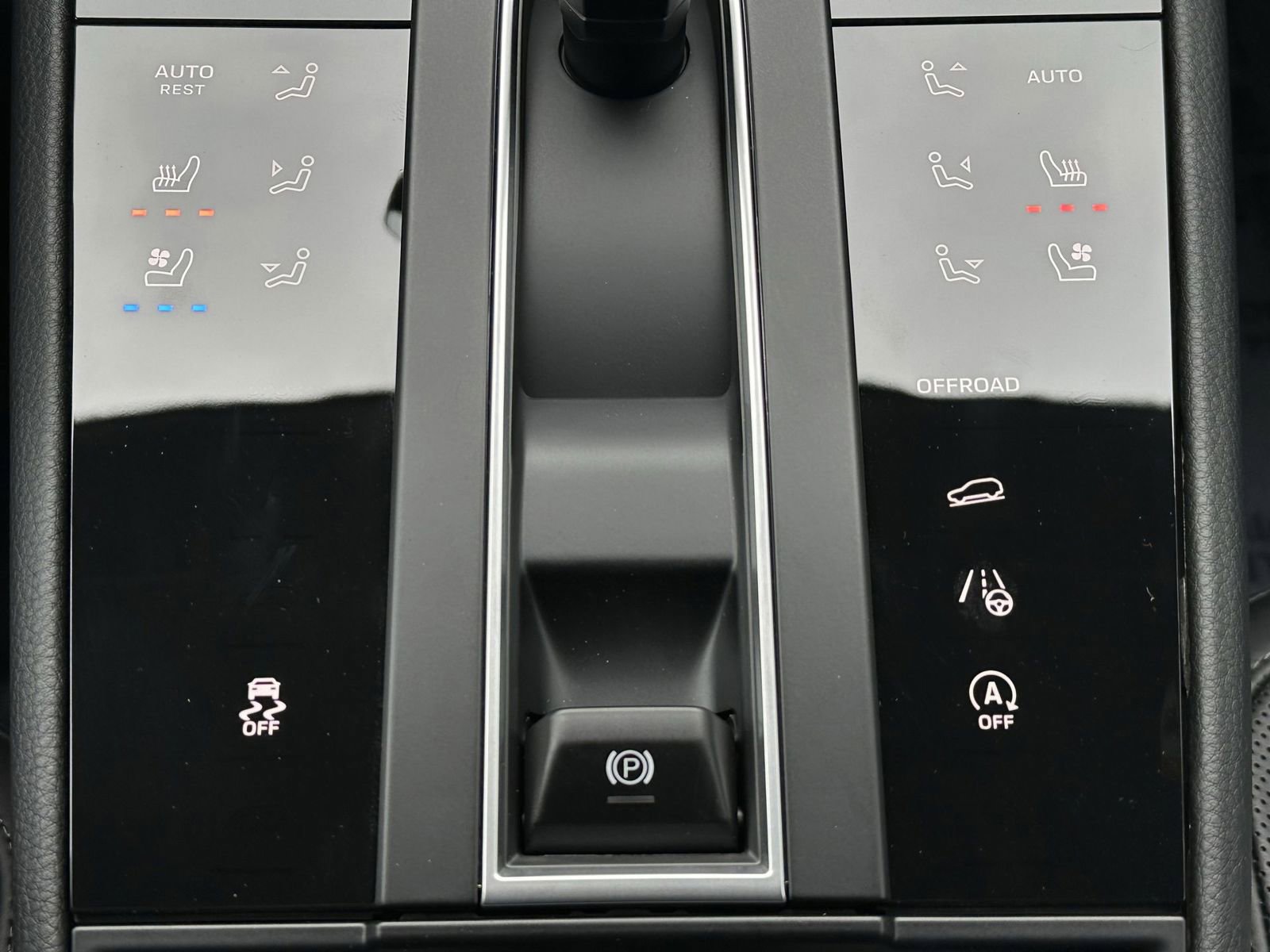 New 2026 Porsche Macan image 26