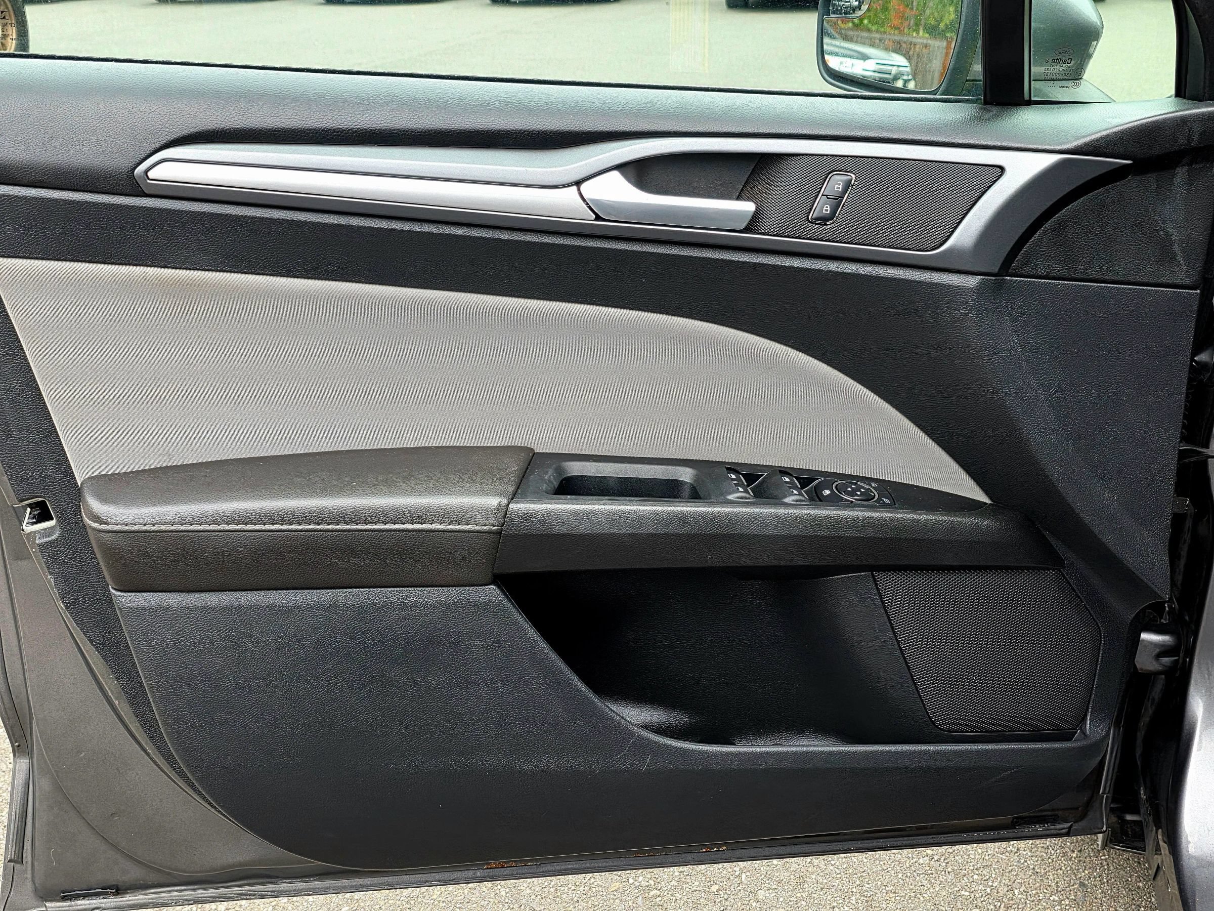 Used 2013 Ford Fusion S FWD image 32