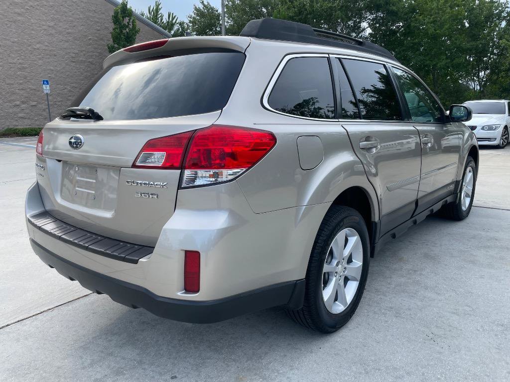Used 2014 Subaru Outback 3.6R Limited w/ Moonroof Package AWD/4WD image 7