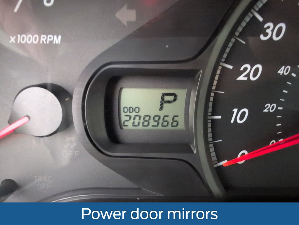 Used 2013 Toyota Sienna L FWD image 24