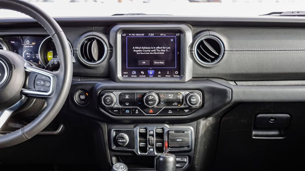 Used 2023 Jeep Wrangler Unlimited Sahara image 16