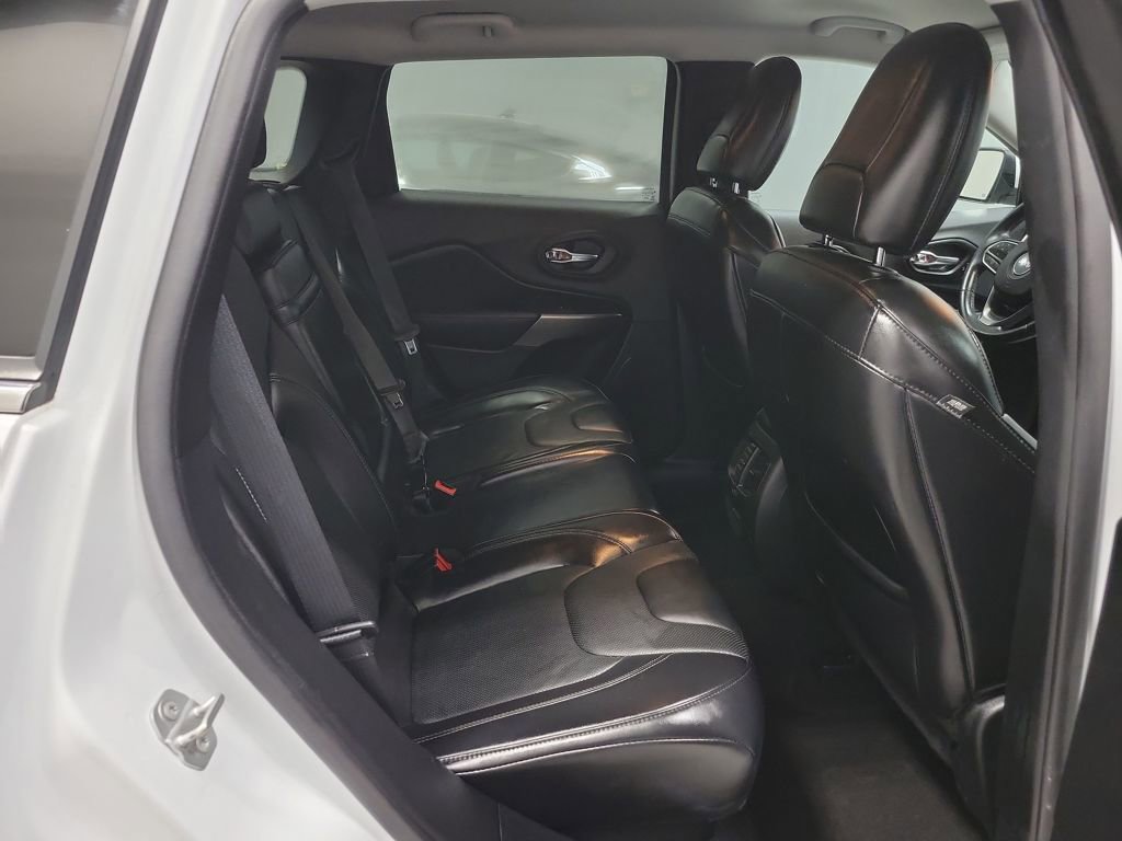Used 2019 Jeep Cherokee Limited image 15