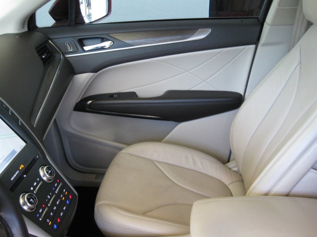 Used 2018 Lincoln MKC Reserve FWD image 23