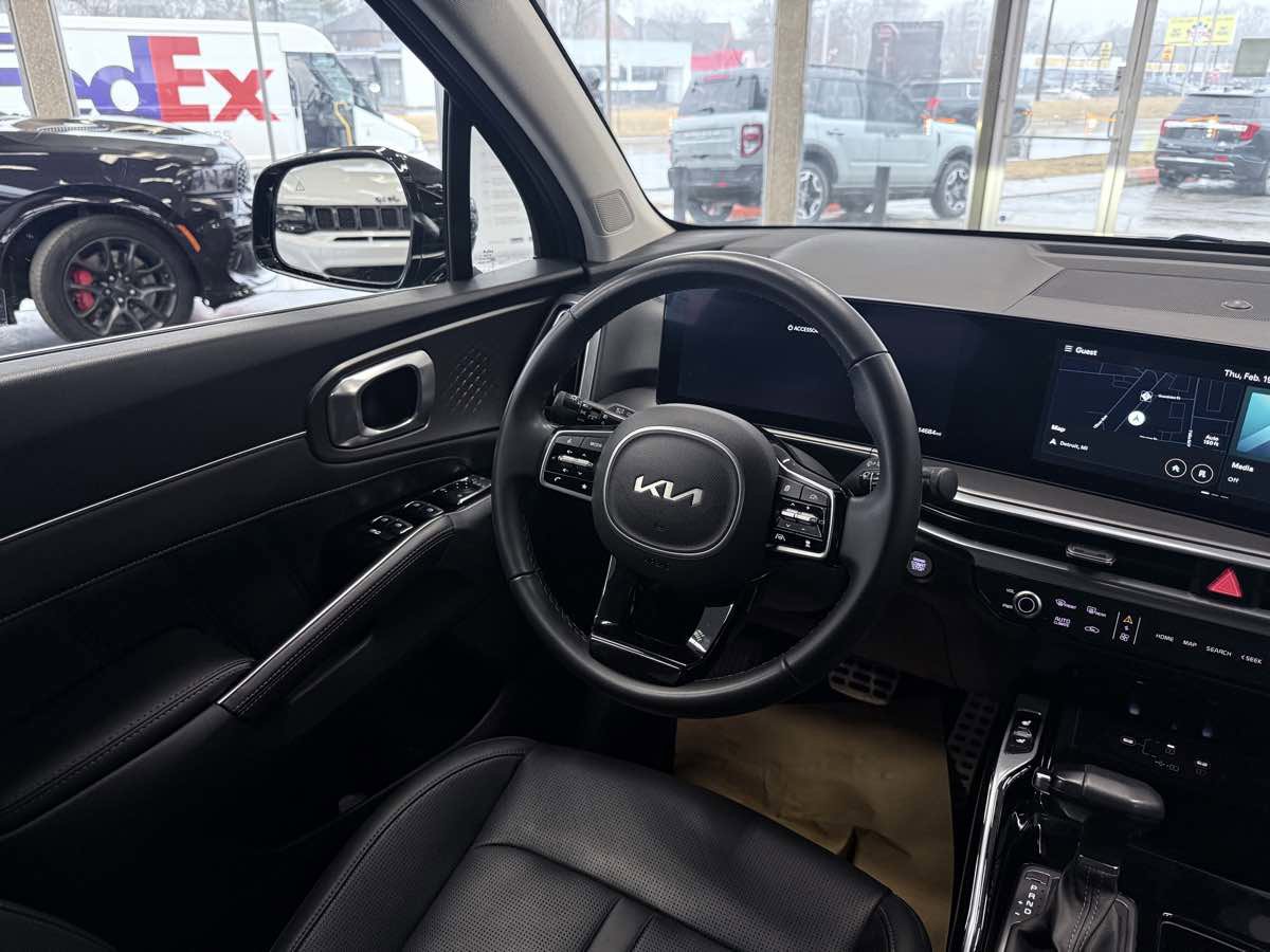 Used 2025 Kia Sorento SX image 46