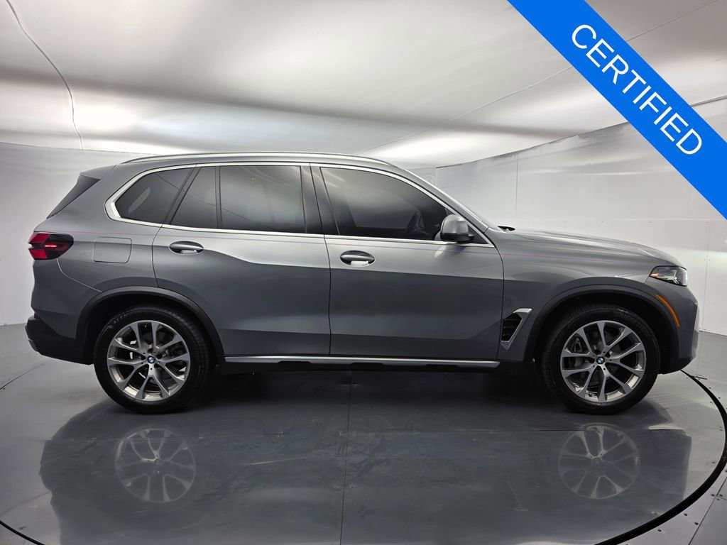Used 2024 BMW X5 sDrive40i w/ Parking Assistance Package image 3
