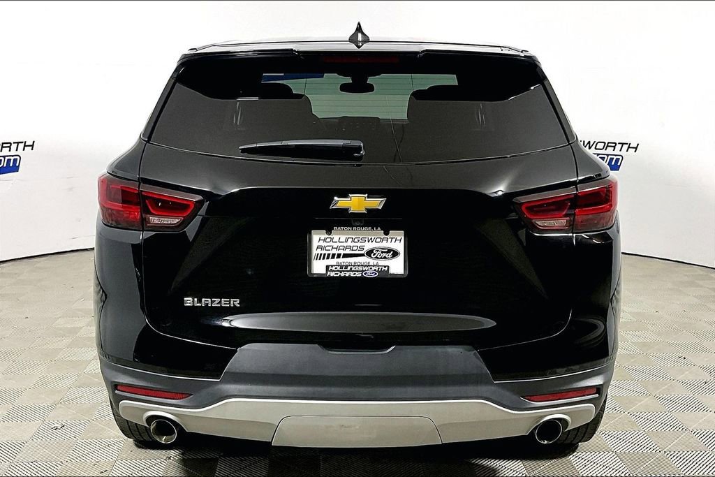Used 2025 Chevrolet Blazer LT FWD image 4