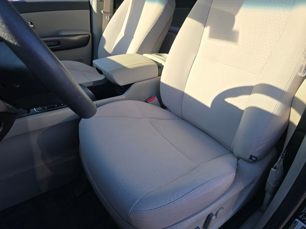 Used 2018 Kia Sedona LX image 22