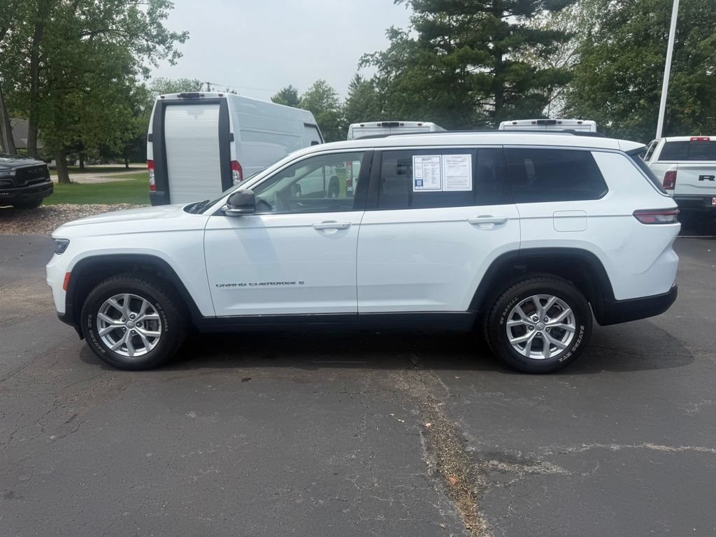 Used 2023 Jeep Grand Cherokee L Limited AWD/4WD image 9