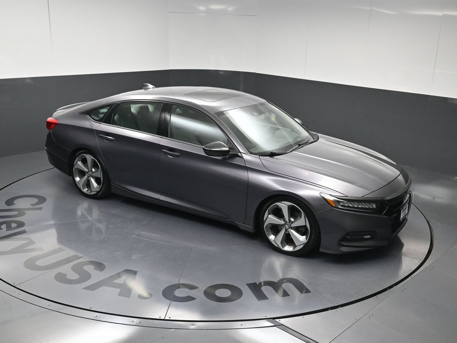 Used 2018 Honda Accord Touring image 30