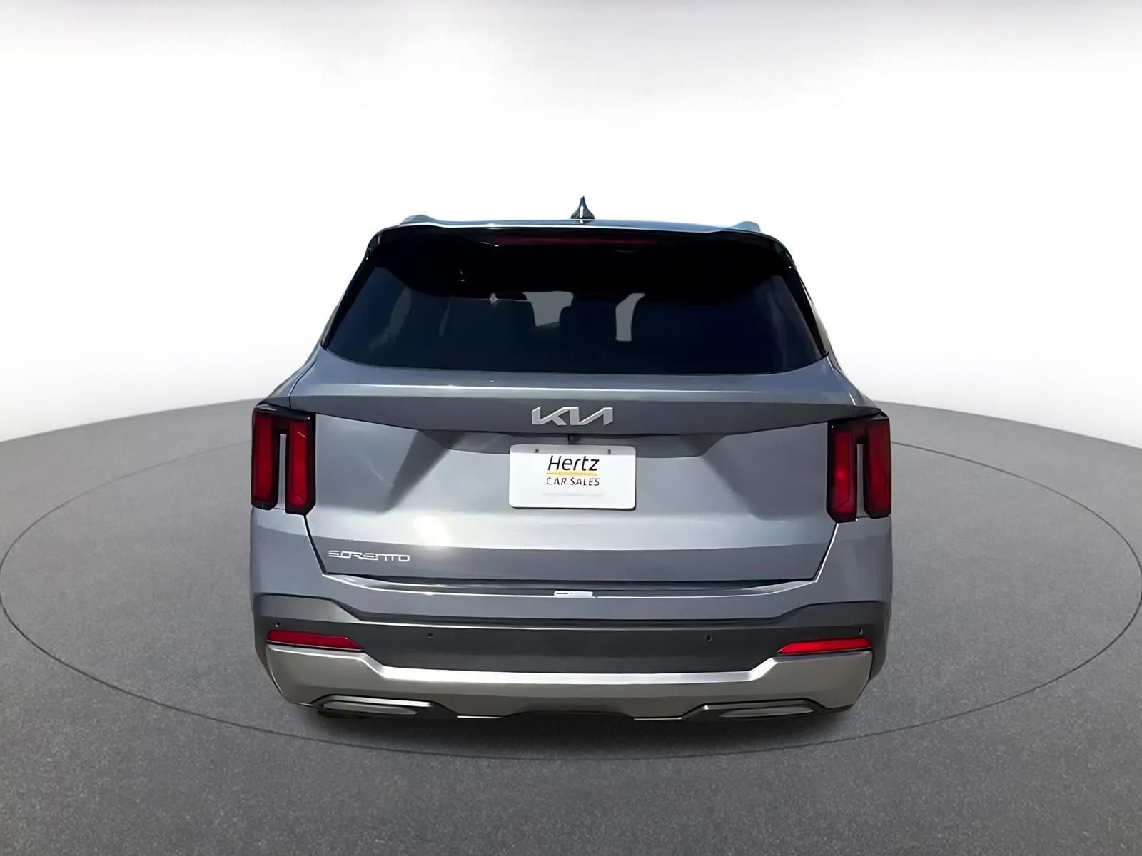 Used 2024 Kia Sorento S image 12