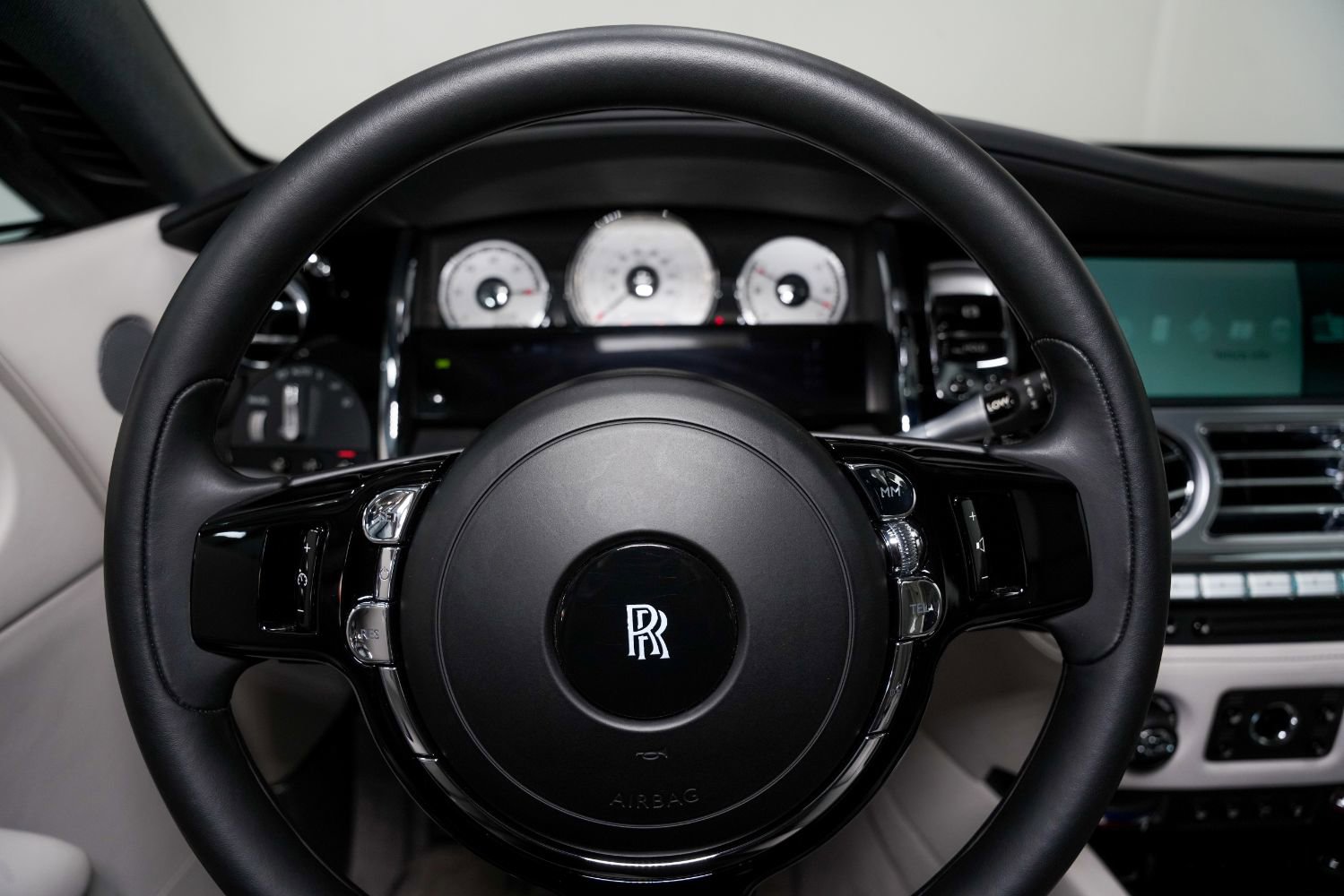 Used 2017 Rolls-Royce Wraith image 46