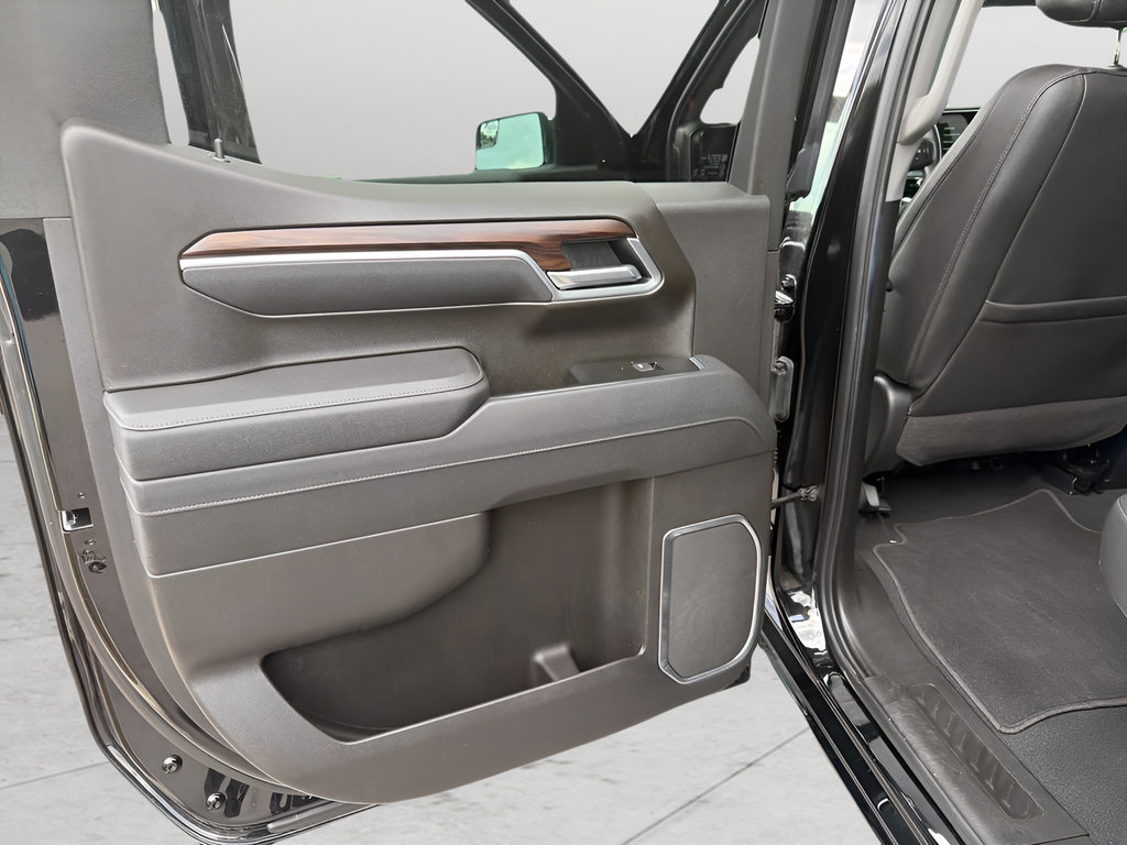 Used 2026 GMC Sierra 1500 SLT AWD/4WD image 18
