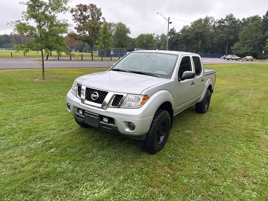 Used 2012 Nissan Frontier SV w/ SV Premium Utility Pkg AWD/4WD image 6