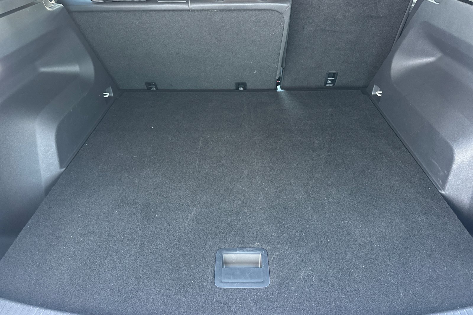 Used 2025 Volkswagen Atlas Cross Sport SE image 15