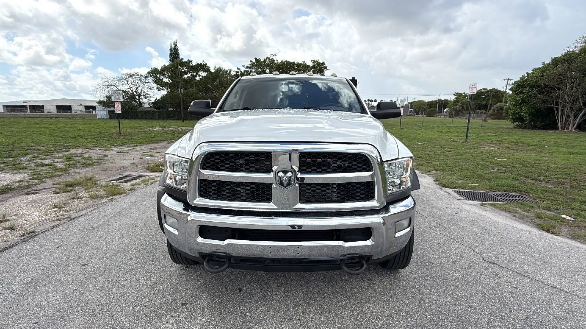 Used 2018 RAM 4500 Tradesman w/ Chrome Appearance Group image 9
