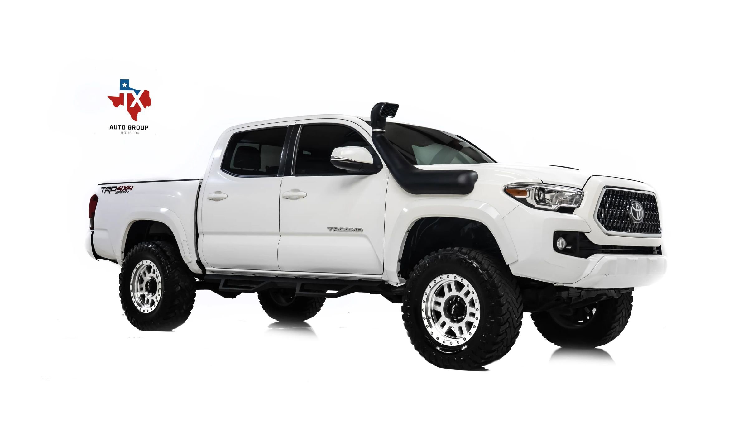 Used 2019 Toyota Tacoma TRD Sport image 1