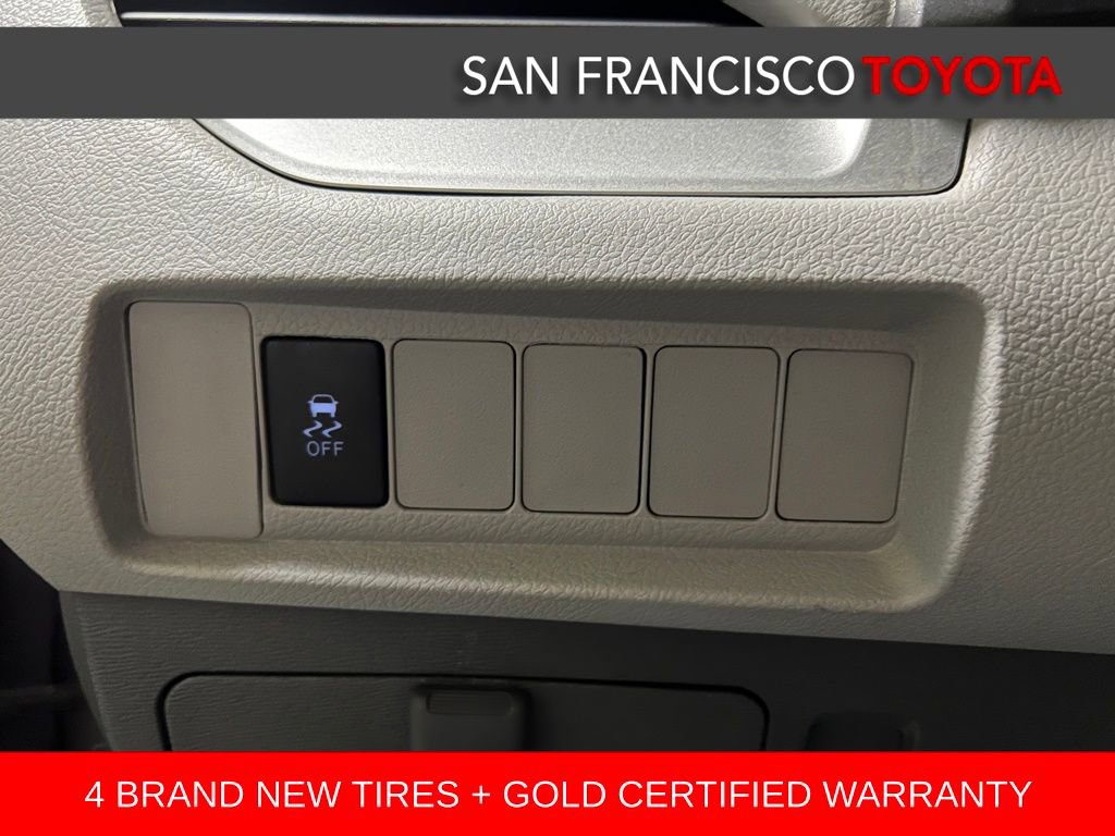 Certified 2020 Toyota Sienna L image 32