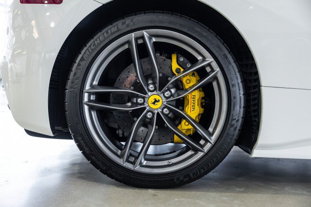 Used 2016 Ferrari 488 GTB RWD image 26
