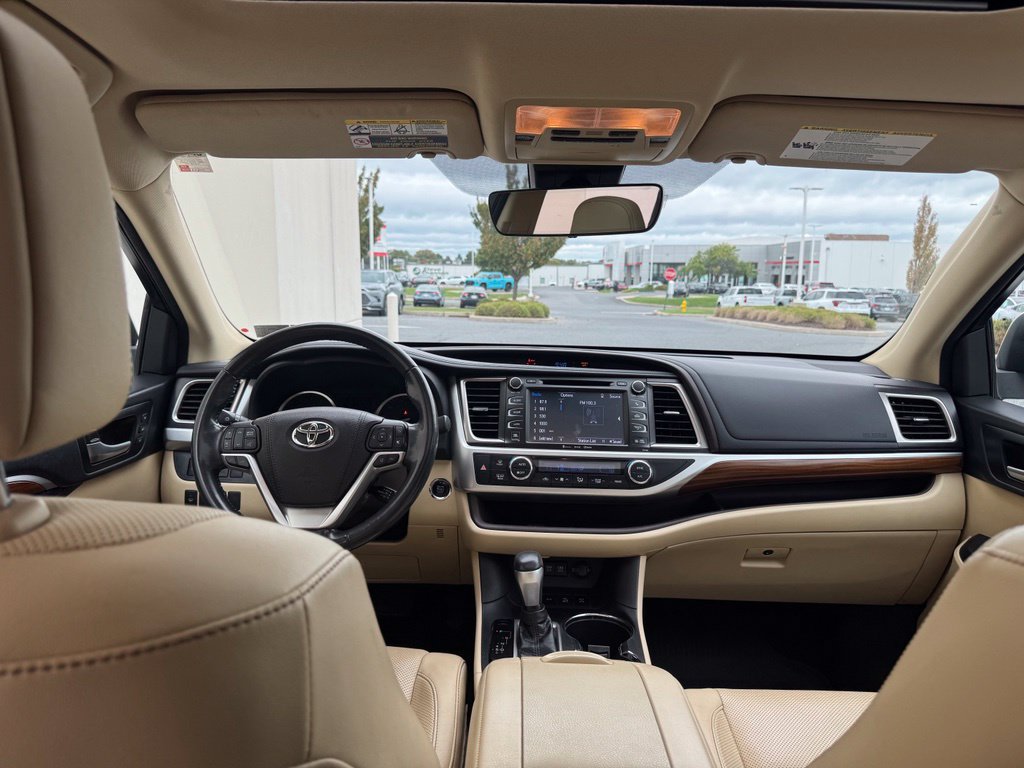 Used 2018 Toyota Highlander Limited AWD/4WD image 28