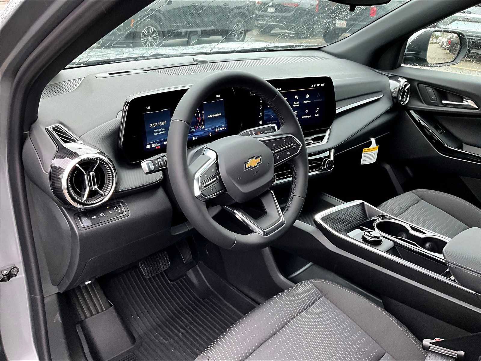 New 2026 Chevrolet Equinox LT w/ LPO, Floor Liner Package image 9