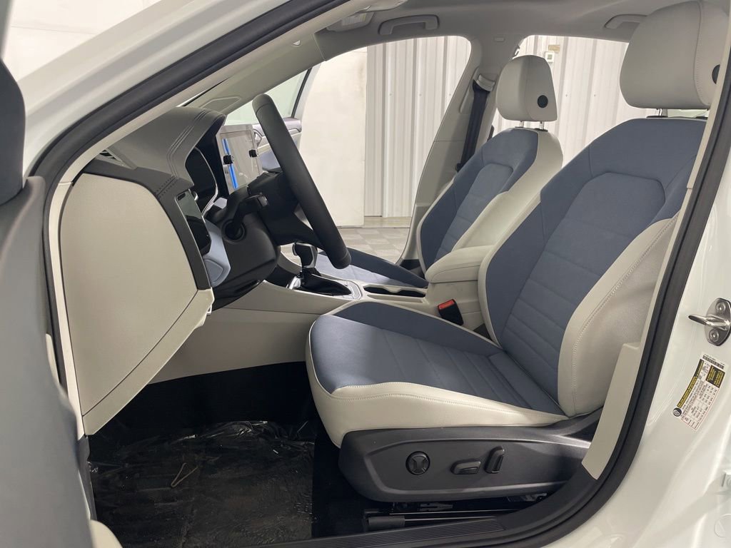 New 2026 Volkswagen Jetta SE FWD image 10