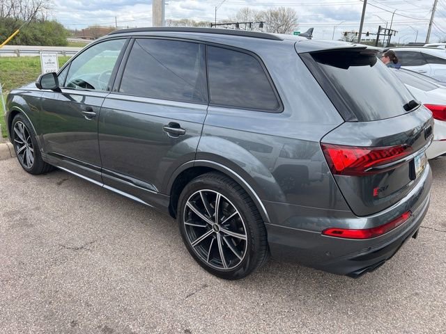 Used 2022 Audi SQ7 Prestige w/ Prestige Package image 3