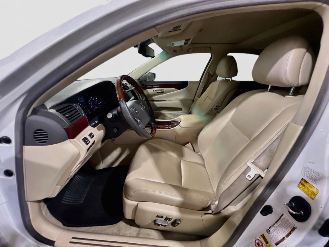 Used 2010 Lexus LS 460 AWD w/ Comfort Pkg image 15