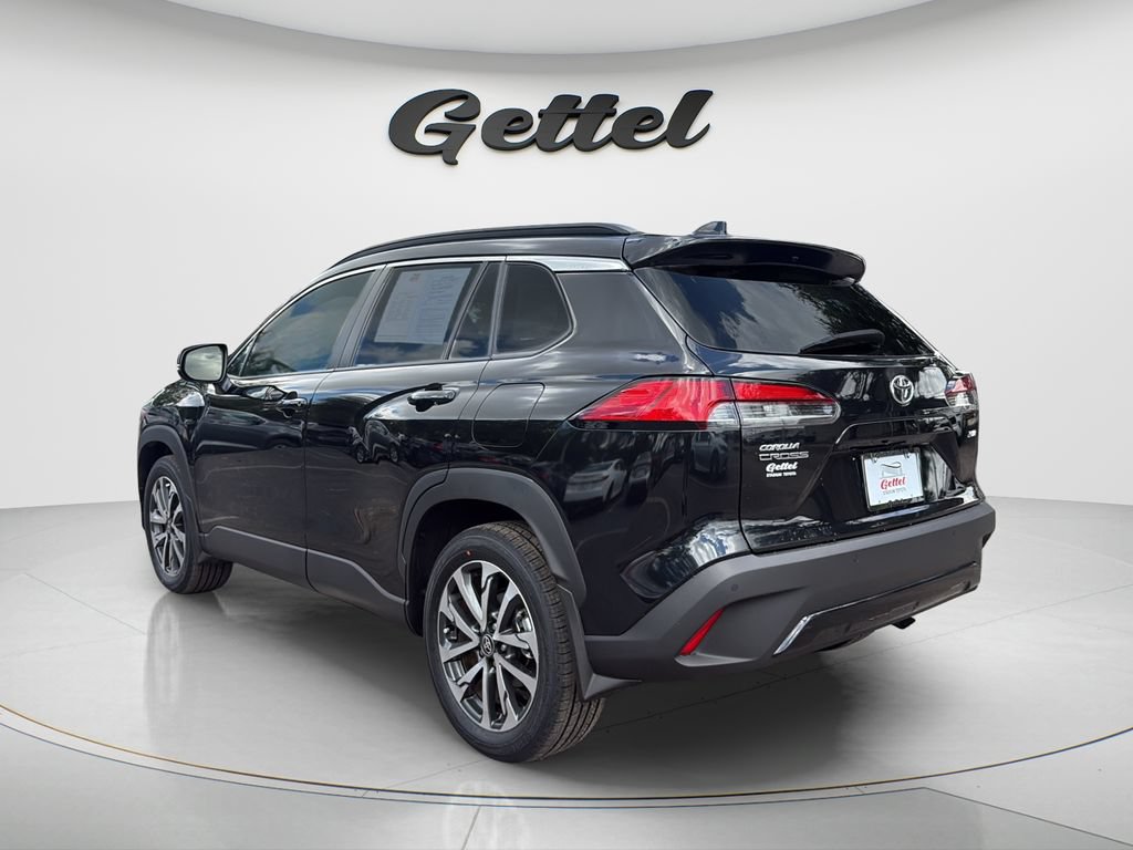 Used 2023 Toyota Corolla Cross XLE FWD image 7