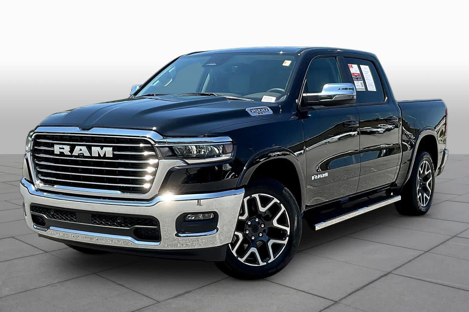 Used 2025 RAM 1500 Laramie AWD/4WD image 2