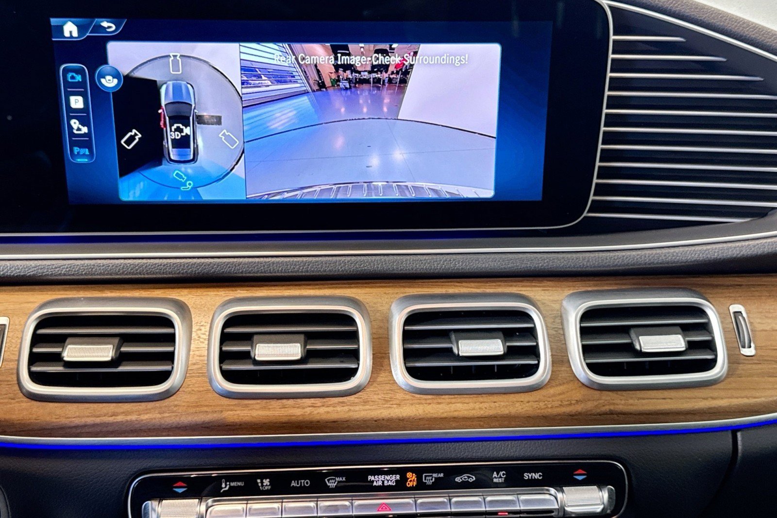 Certified 2025 Mercedes-Benz GLE 350 4MATIC w/ Winter Package image 14