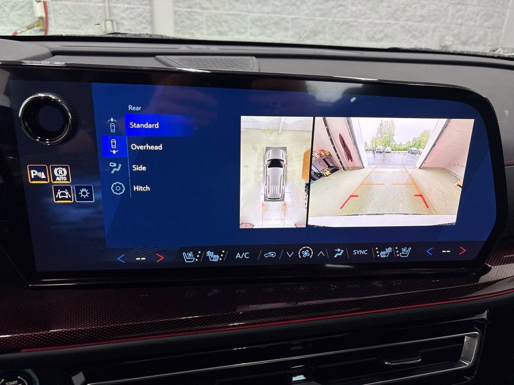 New 2027 Chevrolet Traverse RS w/ LPO, Floor Liner Package AWD/4WD image 40